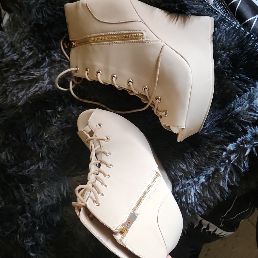 Badge Laced Wedge Peak-a-boo  Zipper Boot